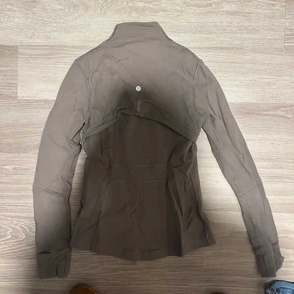 Lululemon Define Jacket- size 6 - Picture 2 of 2